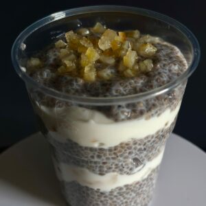 BUDINCA CHIA CU CREMA DE FISTIC